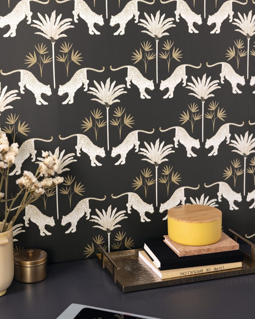 Carta da parati con motivi di giaguari e palme Moon Light II